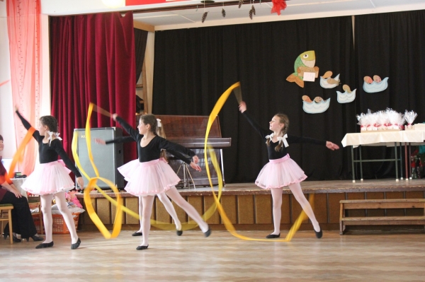 /galeria/Występ na baliku przedszkolakow 2013/05bebf2ae613b4cd5949b3a18df4ee49.jpg